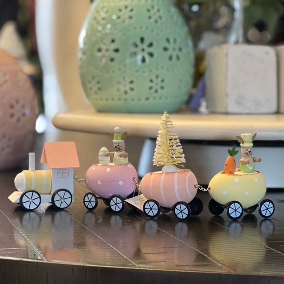 Only 1 Left❗️Easter Train - Picture 2 of 14